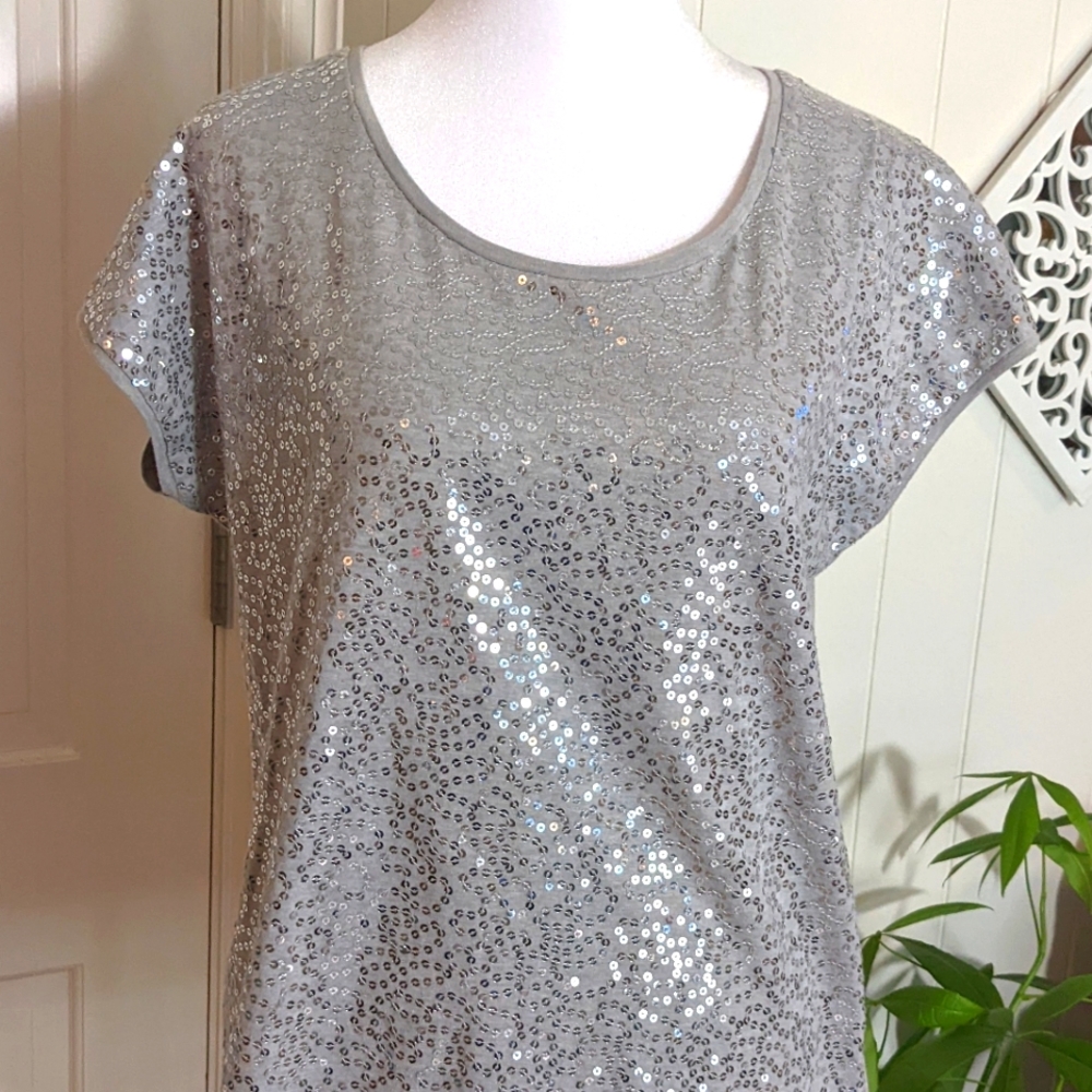 Chico's Short(size 1 medium) sleeve Sequined Grey/Silver, EUC